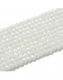 Esfera. Faceteada. 32 caras. White. 3~3.5 mm diámetro. 0.6 mm perforación. 160 uds hilo aprox.