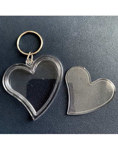 Accesorio para llavero. Corazón. Acrílico+aleación de cobre dorado. 60x57 milímetros. 5 unidades.