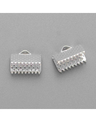 Terminales. Aleación de cobre. Color plateado. 10x7 milímetros. 2 mm perforación. 40 uds aprox.
