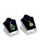 Display aretes. Acrílico. Fondo aterciopelado negro. 73x55x60 mm. 1 ud.