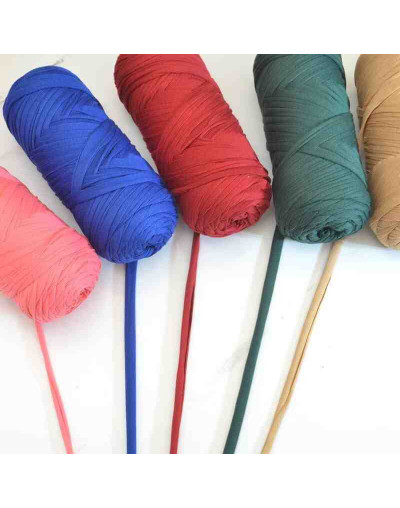 Trapillo Poliéster. Cod. 55. Alta elasticidad. 3 mm diámetro. 200 gramos. 1 cono.