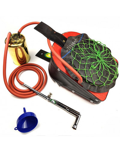 Soldador de fuelle. Incluye: soplete,  fuelle, manguera, embudo, depósito combustible bronce. 1 set.