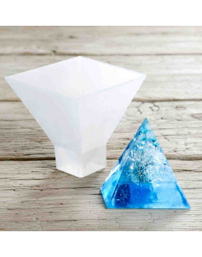 Molde silicona. Velas, jabones y resina. Pirámide. 67x67x67 mm. 1 ud.