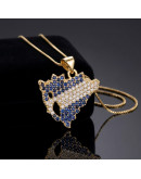 Mapa Nicaragua/Bandera. Aleación+Zirconia. Baño 18k Gold. 22x20x2,5 mm. 2x3 mm cierre. 1 unidad.
