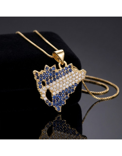 Mapa Nicaragua/Bandera. Aleación+Zirconia. Baño 18k Gold. 22x20x2,5 mm. 2x3 mm cierre. 1 unidad.