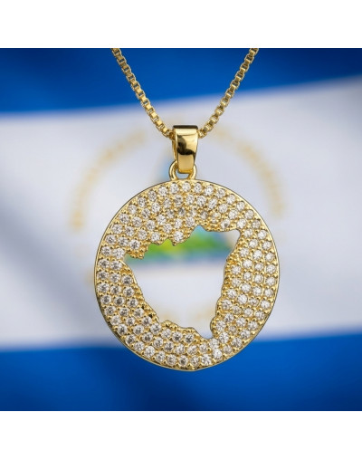 Mapa Nicaragua. Aleación+Zirconia. Baño 18k Gold. 25x25x2,5 mm. 2x3 mm cierre. 1 unidad.