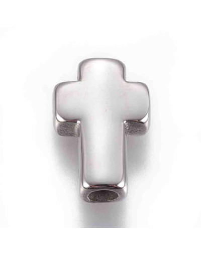 Religión: Cruz (3). Acero inoxidable. Color plateado. 14x10x4 mm. 2,5 mm perforación vertical. 1 ud.