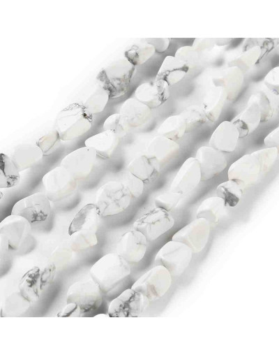 Howlite. Nuggets Tumbled. 4~11x3~7x3.5~6 mm. 1.2 mm perforación. 45 uds aprox. 1 hilo.