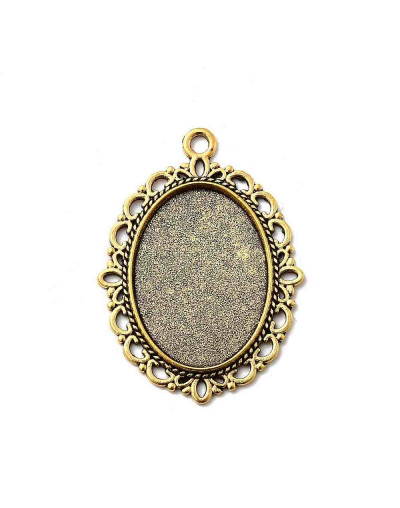 Base Aleación. Color dorado antiguo. 39x29x2 mm. Agujero 2.5 mm. Trabajos de 25x18 mm. 4 uds.