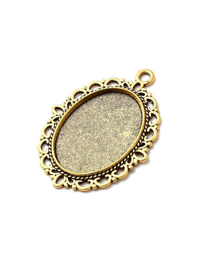 Base Aleación. Color dorado antiguo. 39x29x2 mm. Agujero 2.5 mm. Trabajos de 25x18 mm. 4 uds.